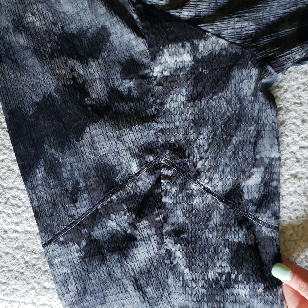 NWOT Gymshark Elevate Woven Lightweight Full Zip Jacket in Coin Grey Spray Dye - Picture 13 of 16